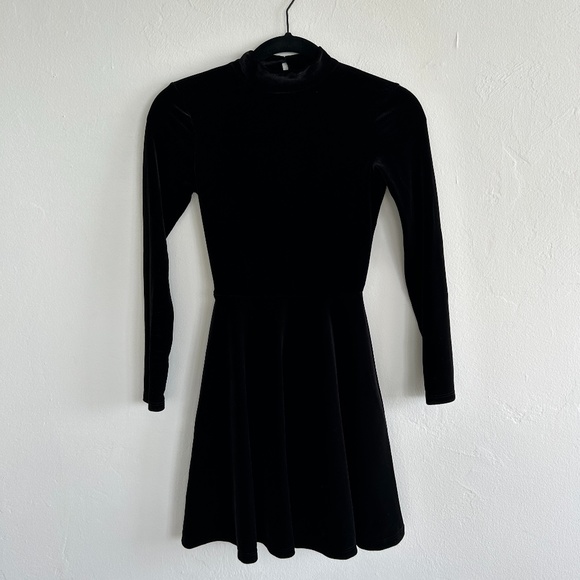 American Apparel | Dresses | American Apparel Long Sleeve Black Velvet Backless  Skater Dress